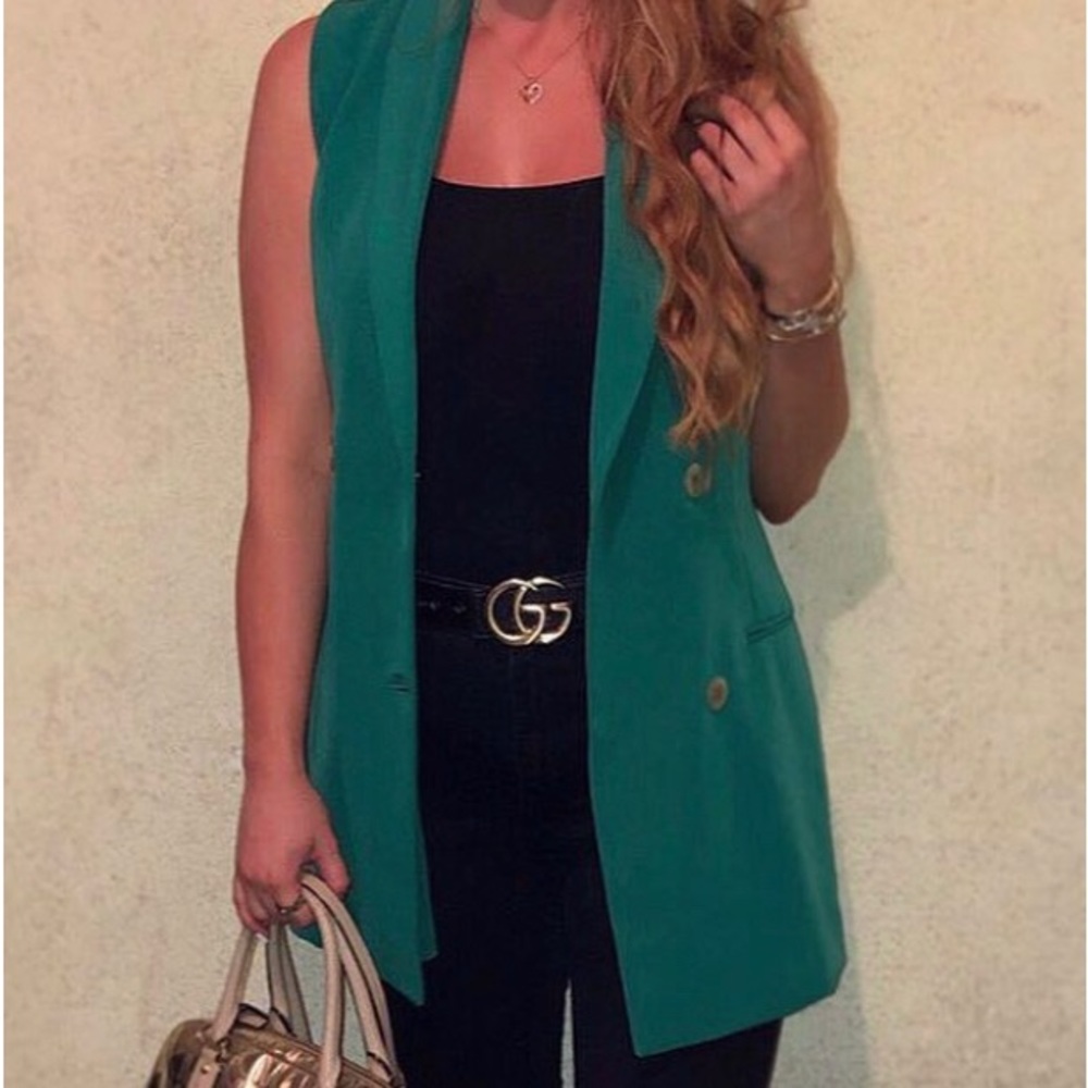GREEN STRADIVARIUS SLEEVELESS BLAZER 💚